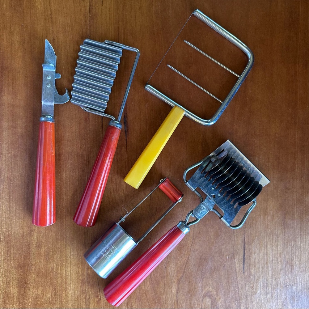 Vintage MCM 1950’s set of 5 Bakelite red/yellow handled small kitchen tools